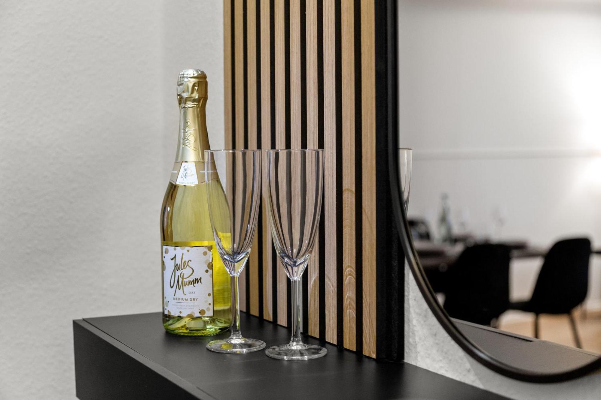 Vinful: Premium-Apartment Mit Balkon Und Parkplatz Mülheim an der Ruhr Exteriör bild
