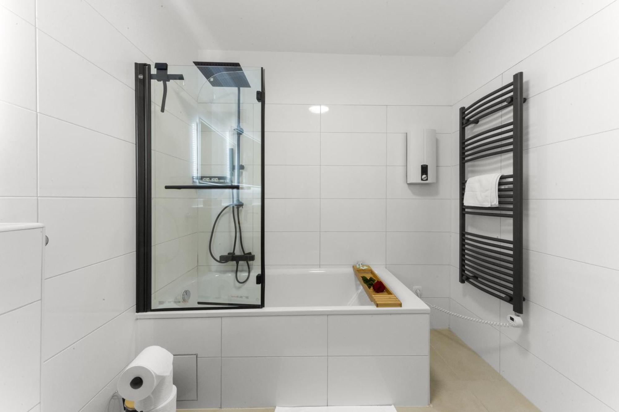 Vinful: Premium-Apartment Mit Balkon Und Parkplatz Mülheim an der Ruhr Exteriör bild